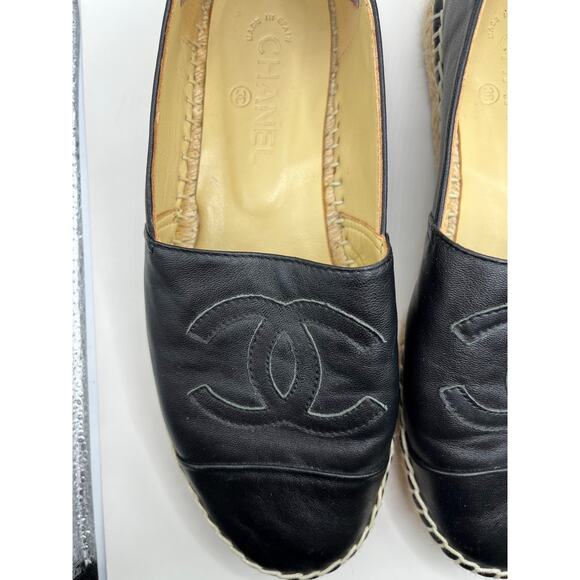 CHANEL Black Loafers with Iconic Quilted Design - Picture 6 of 10